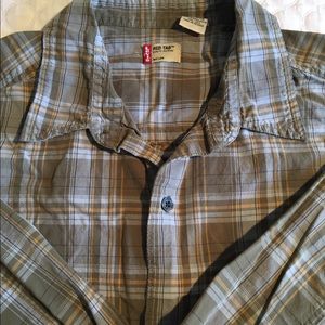 VINTAGE LEVIS RED TAB SHIRT. EUC. NICE!